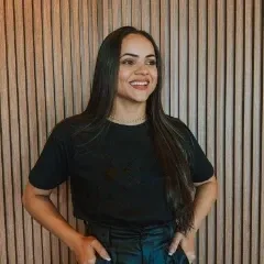 Tainara Veiga, Analista de RH